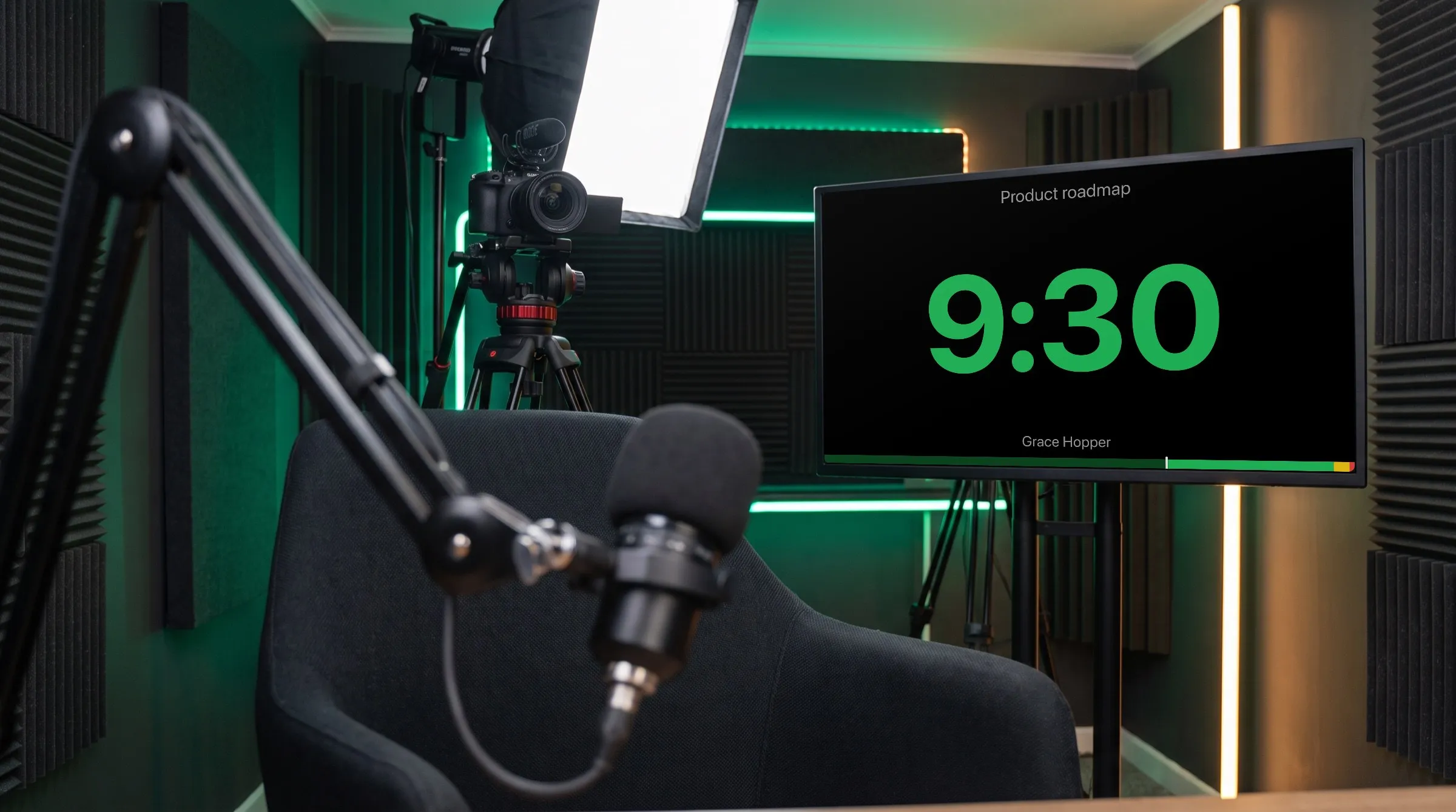 Illustration of a livestream studio: beside the camera, a presenter's monitor shows CueStride's real countdown at 9:30.